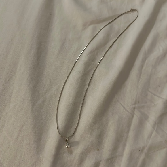 *🛒 FREE WITH PURCHASE* Pearl pendant silver chain necklace - Picture 5 of 15